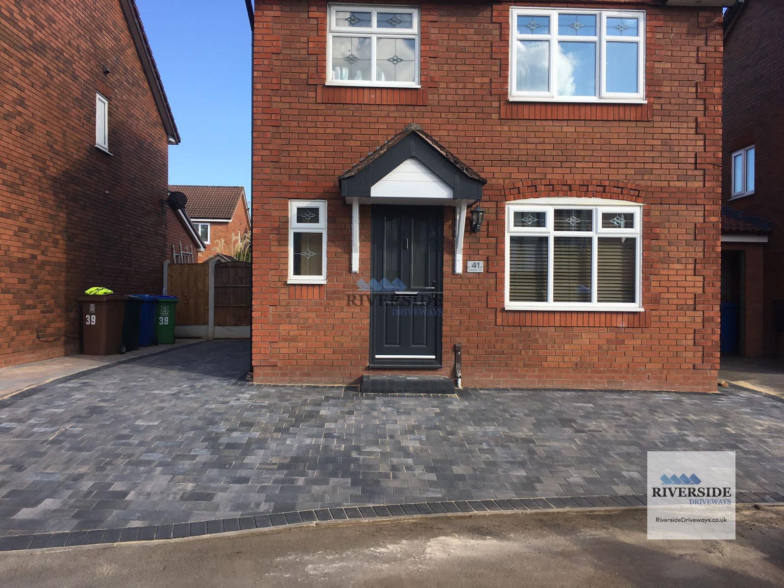 Grey Block Paving<br />
